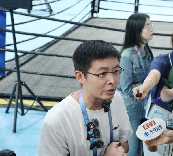 网上股票配资开户 对话宇树王兴兴: 感谢北京和世界人形机器人运动会给我们荣耀时刻