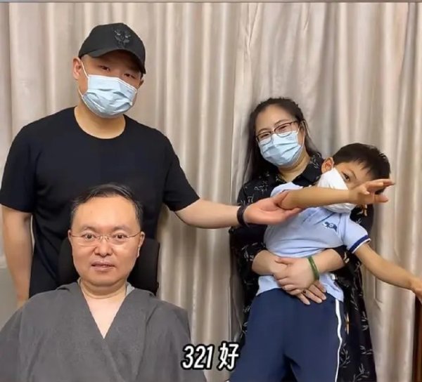 金配资炒股配资开户 岳云鹏探望蔡磊，承诺攻克渐冻症去演出，还有意收其子为徒