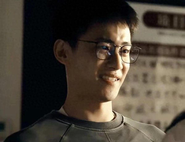 股票配资最新消息 三位一线大咖力捧晏紫东陈昊森，可惜效果不佳？